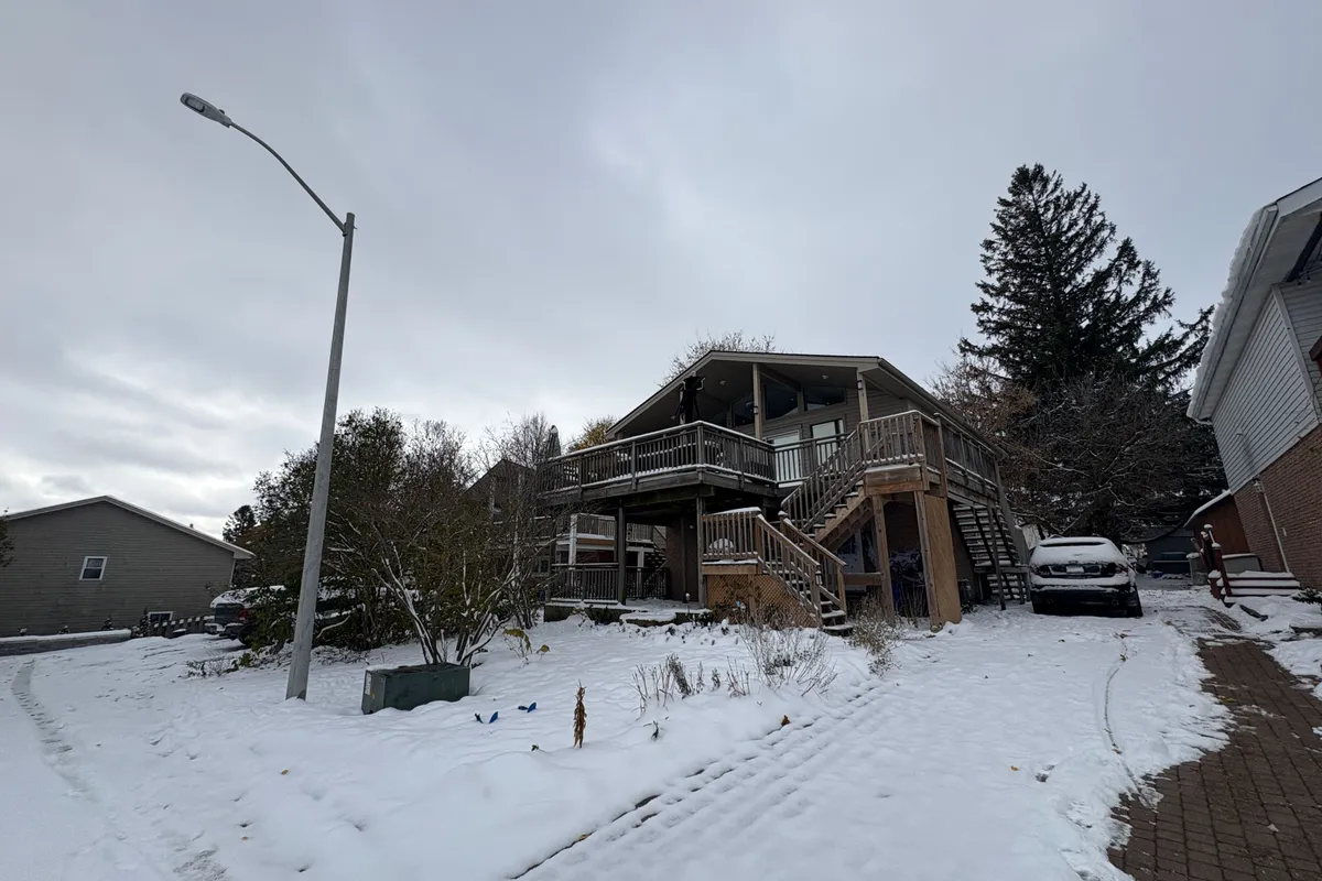 62 Crozier Street, ON L9W 5N6