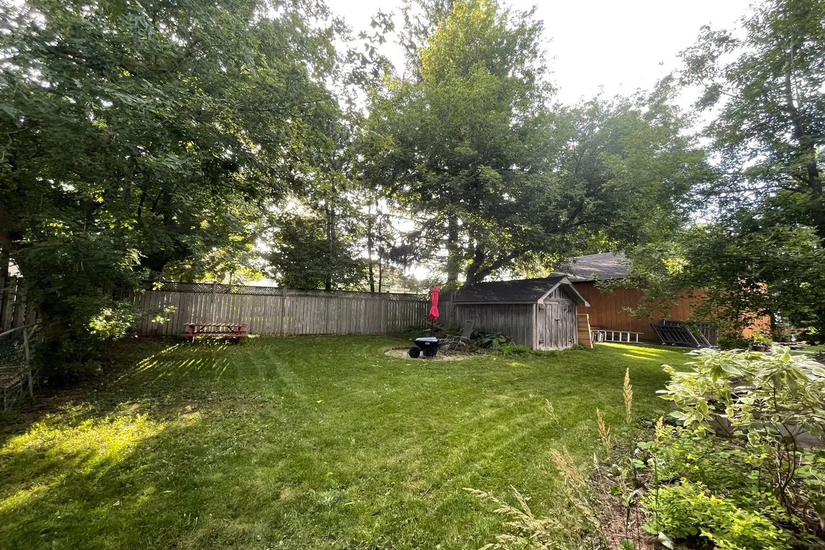 62 Crozier Street, ON L9W 5N6