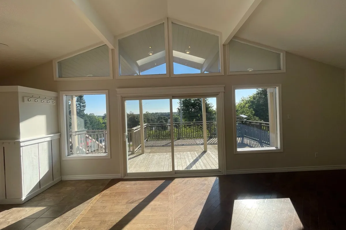 62 Crozier Street, ON L9W 5N6