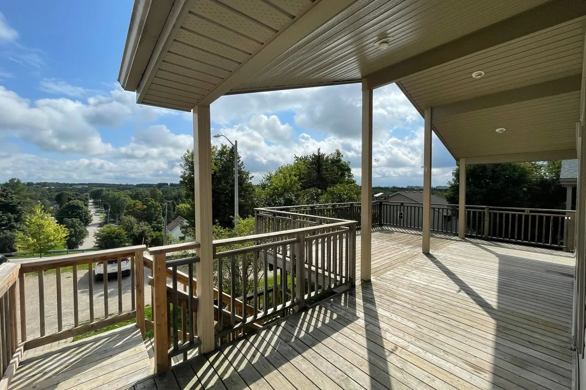 62 Crozier Street, ON L9W 5N6