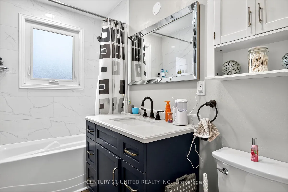 762 Cameron Street, ON K9J 3Z8