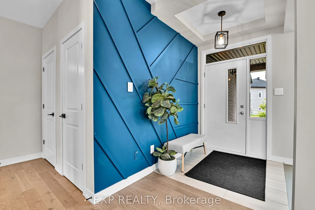 364 Gloaming Crescent, ON K2S 1B6