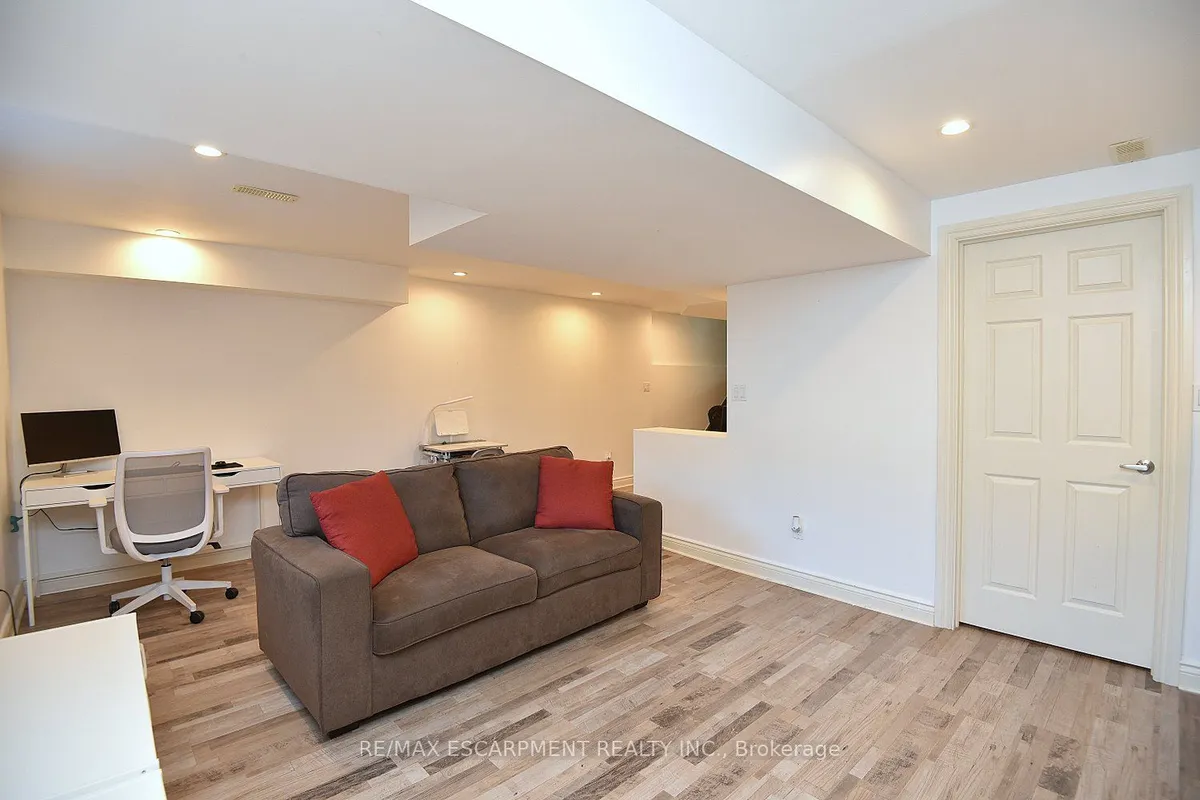 102 Celestial Crescent, ON L0R 1P0