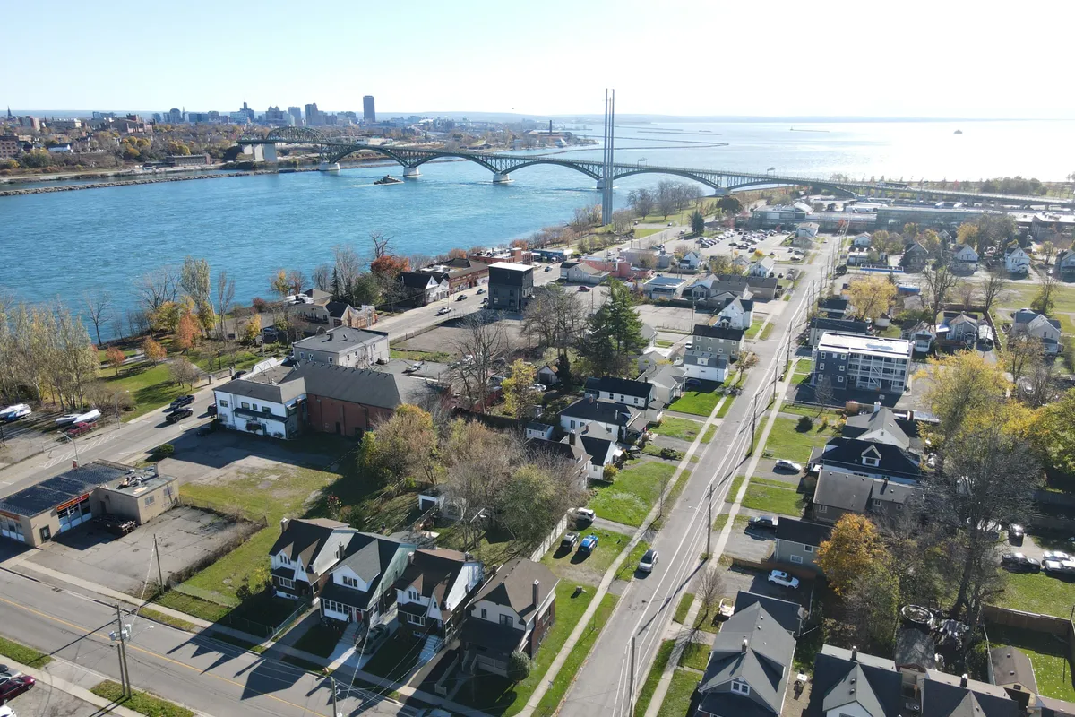 84 Waterloo Street, ON L2A 3J7