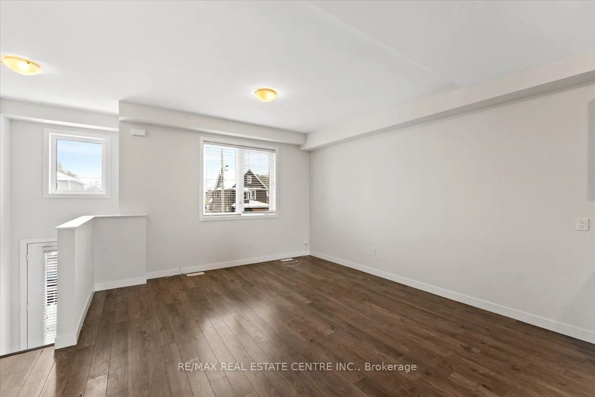 39 Denistoun Street, ON L3C 0H6