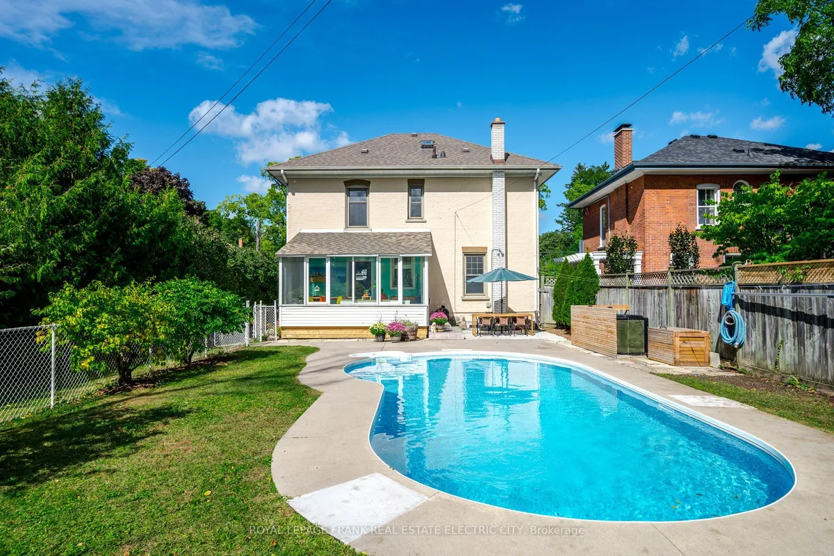 551 Weller Street, ON K9H 2N9