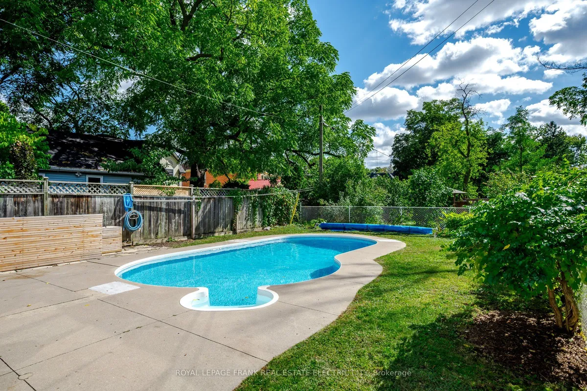 551 Weller Street, ON K9H 2N9