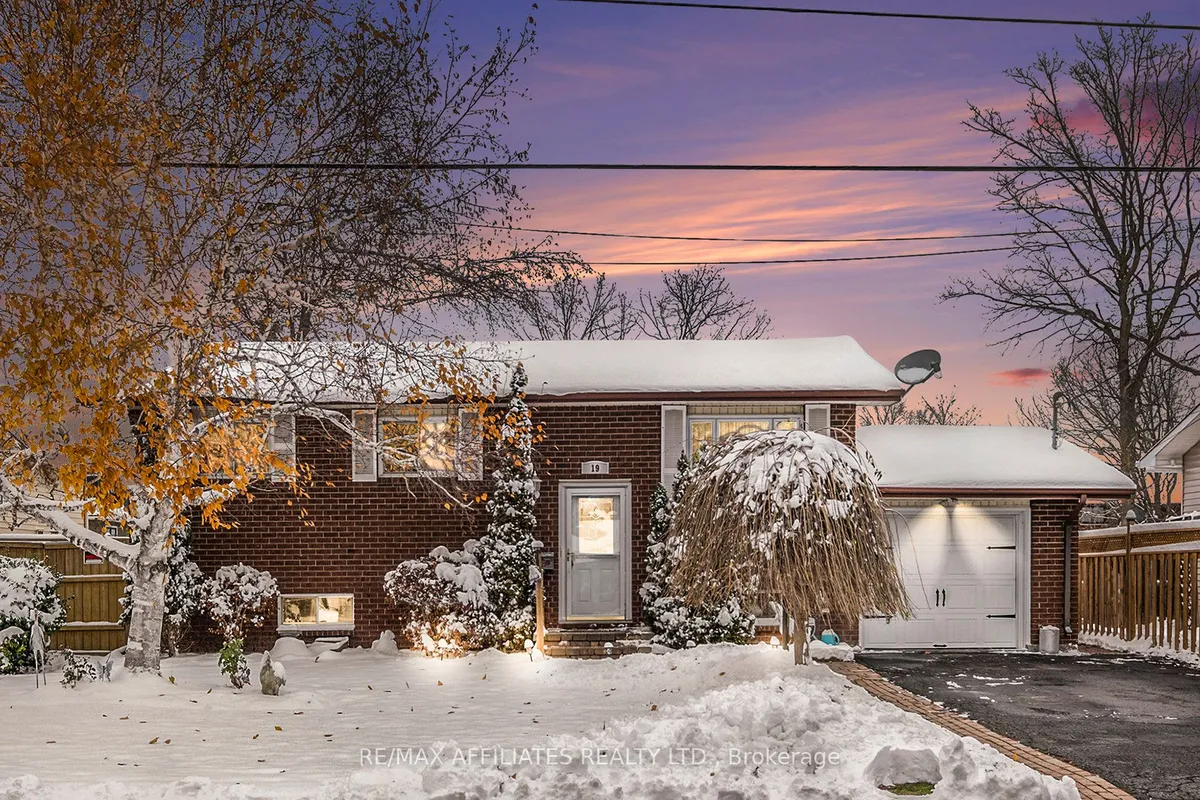19 Knox Street, ON K7C 4G9
