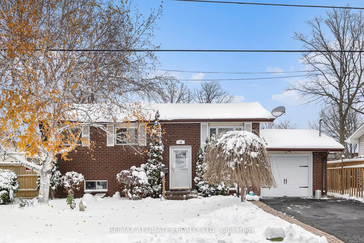 19 Knox Street, ON K7C 4G9