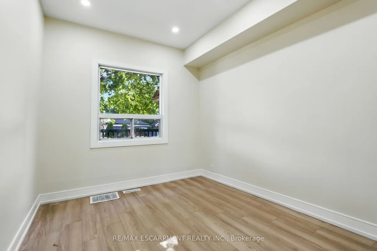 9 Alice Street, ON L8H 4R5