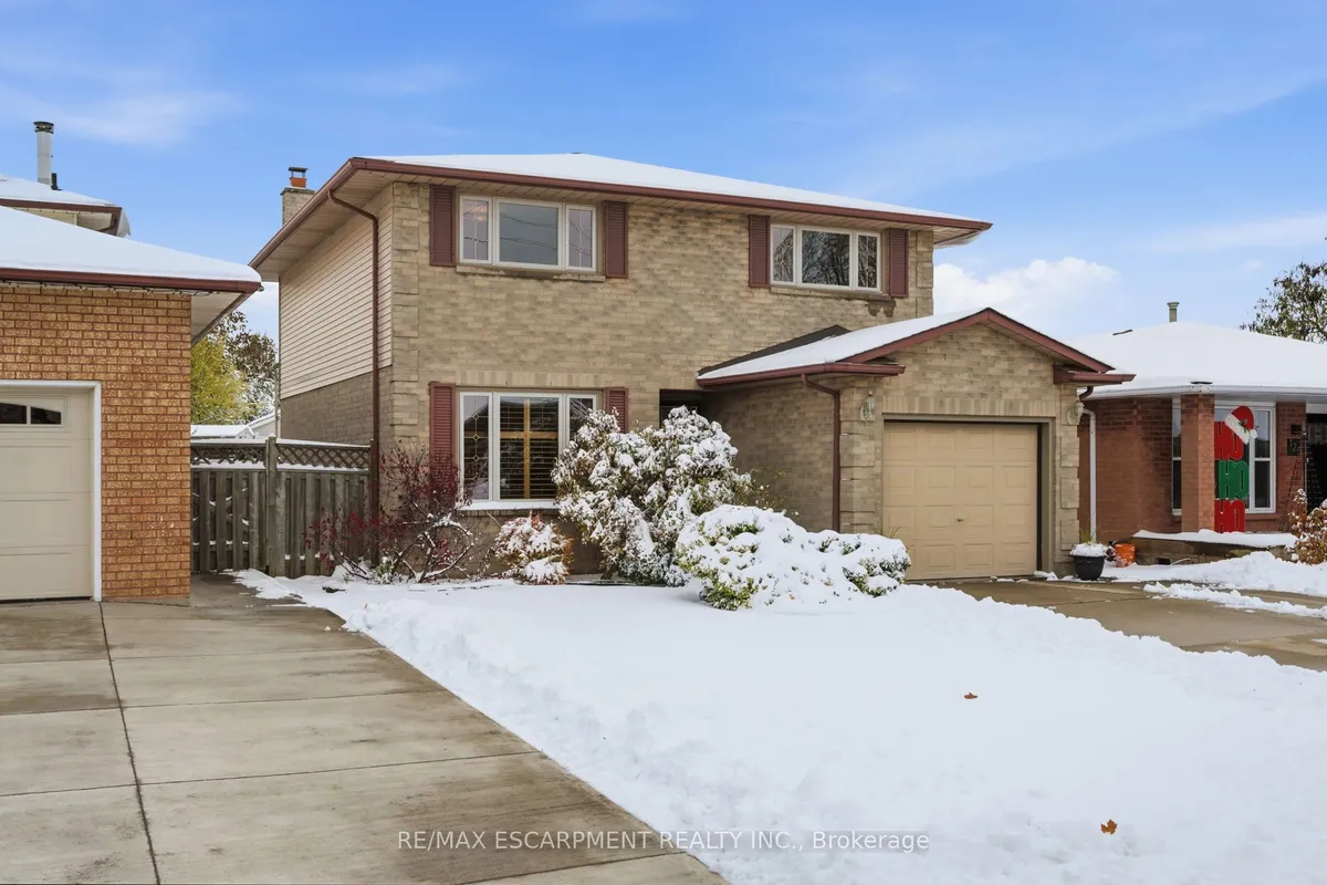 121 PARKWOOD Crescent, ON L8V 4Z6