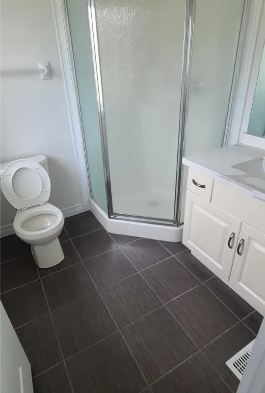 8 Lakelawn Road, ON L3M 0G1