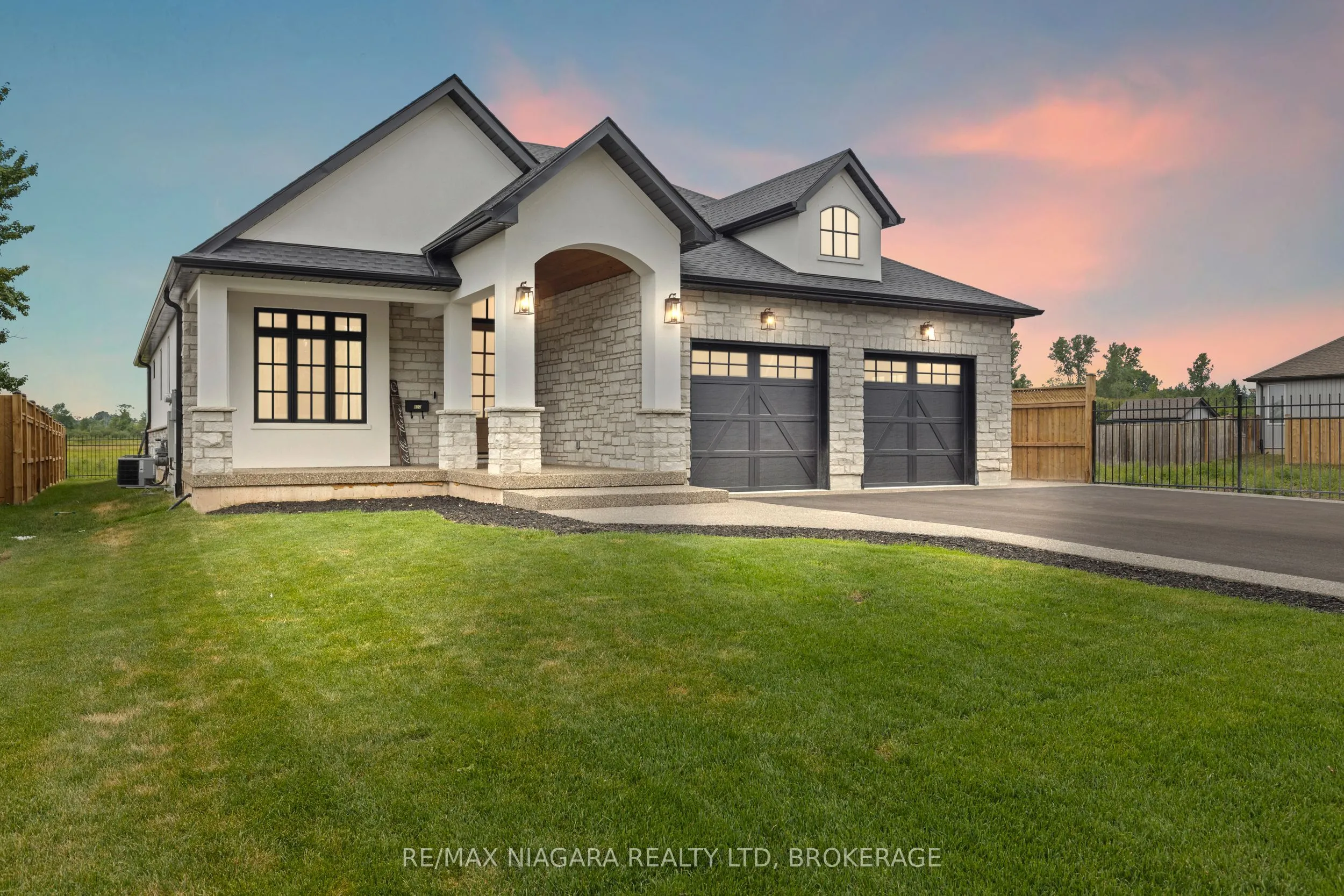 Detached 4 bedroom 4 bathroom at 637 Buffalo Road in Fort Erie - MLS# X12537566