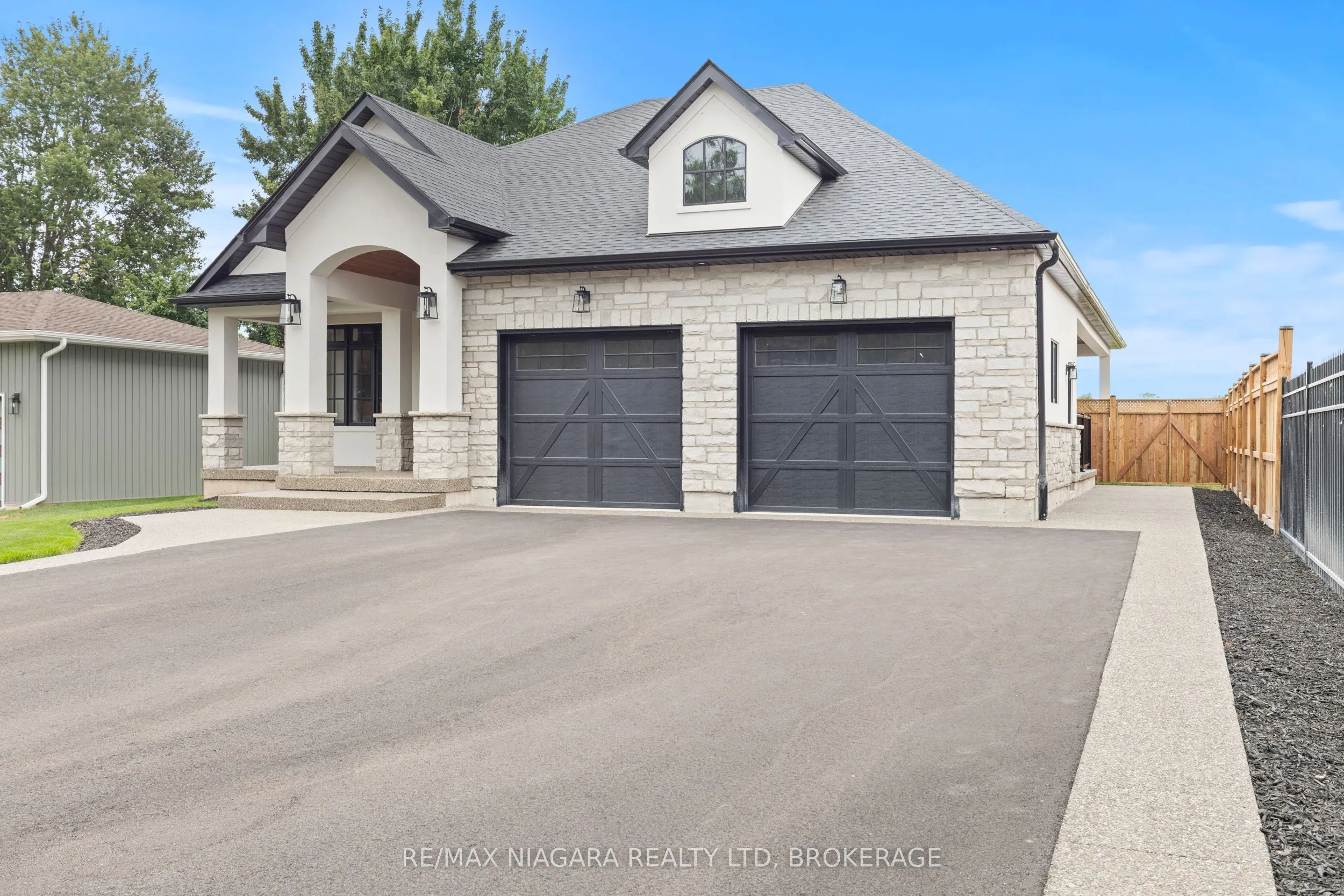 Detached interior view at 637 Buffalo Road Fort Erie