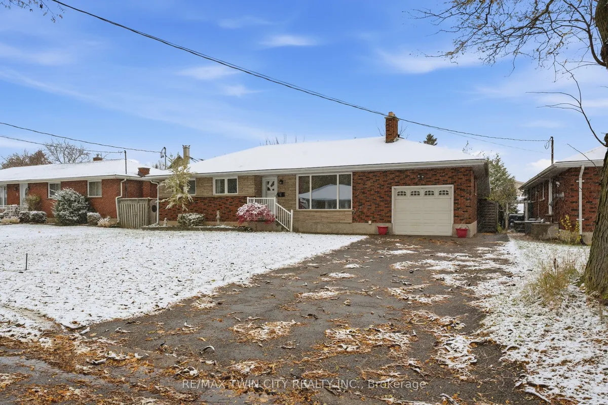 9 Waddington Street, ON N3R 2R2