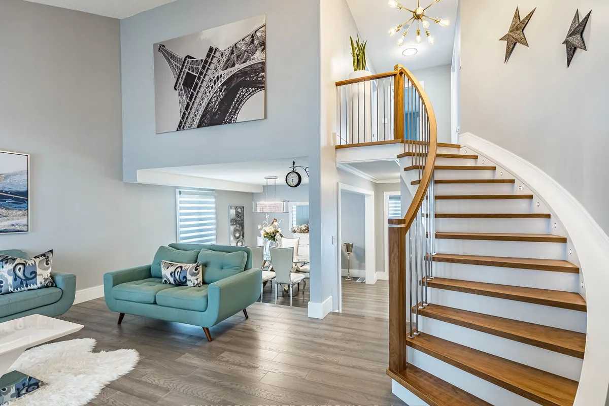 114 Parkwood Crescent, ON L8V 4Z7