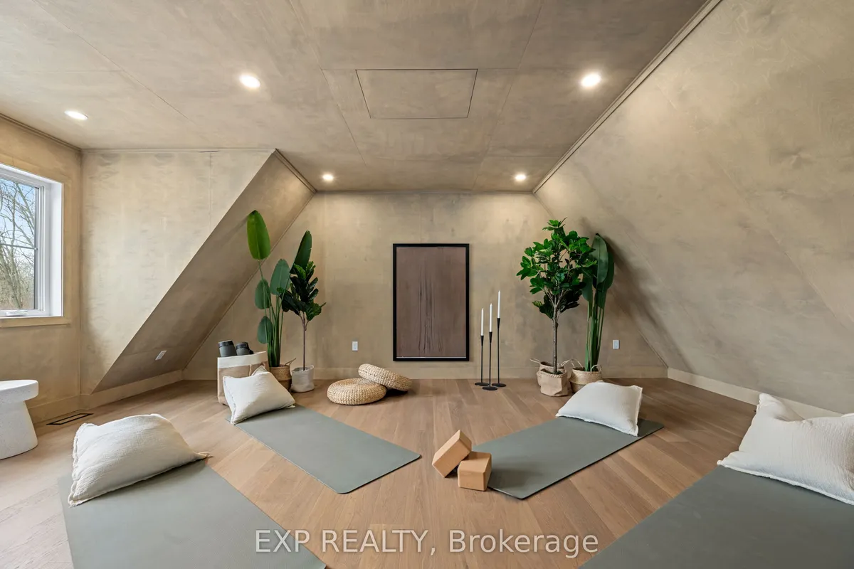 10099 Pinery Bluffs Road, ON N0M 1T0