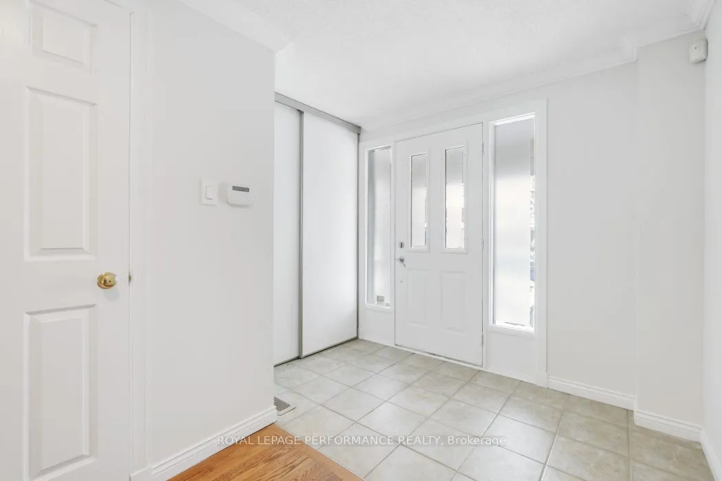 41 Saddle Crescent, ON K1G 5L4