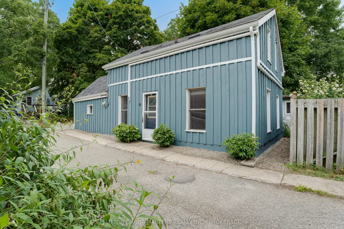 60 Centre Street, ON K7G 2H7