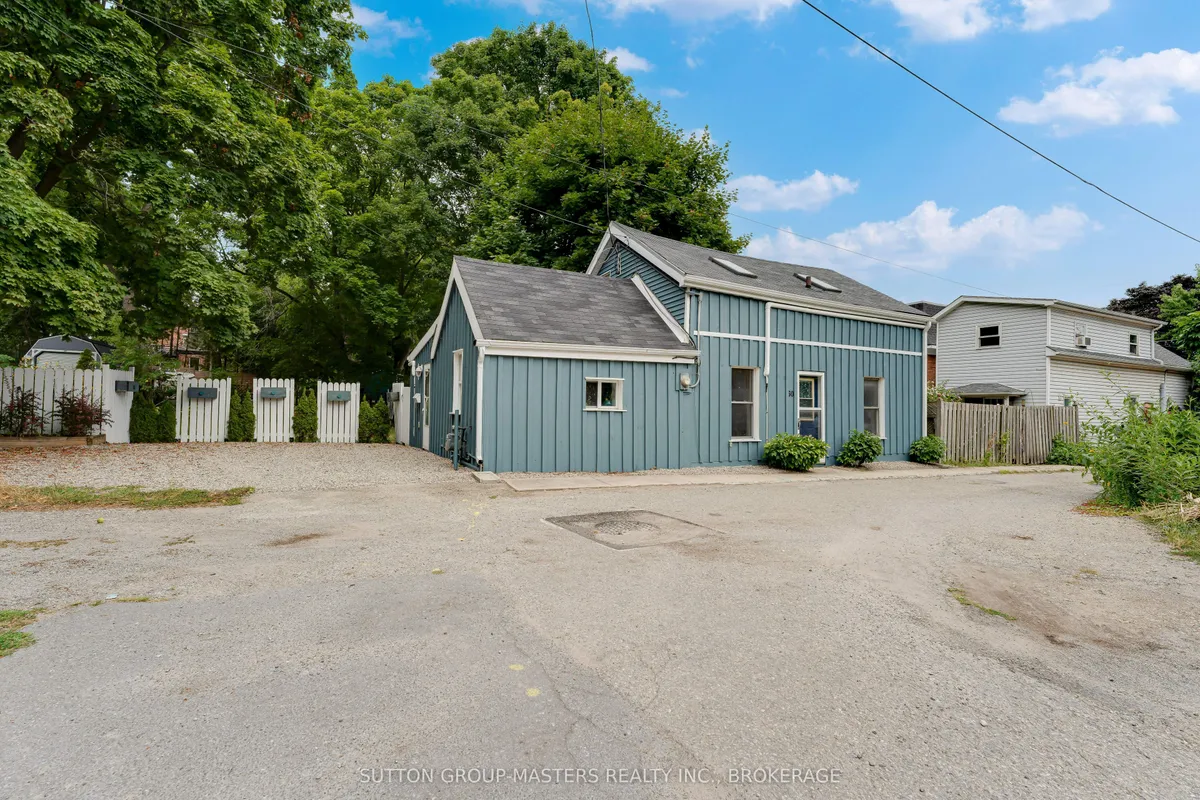 60 Centre Street, ON K7G 2H7