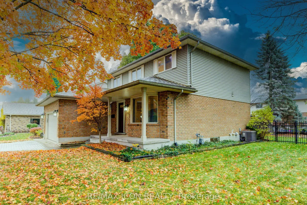 2 Dunnington Court, ON N2A 3M5