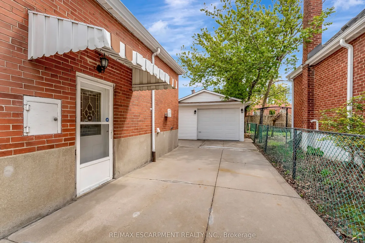 131 East 42nd Street, ON L8T 3A2