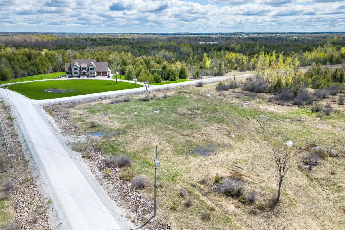 7910 IVESON Drive, ON K0A 2P0