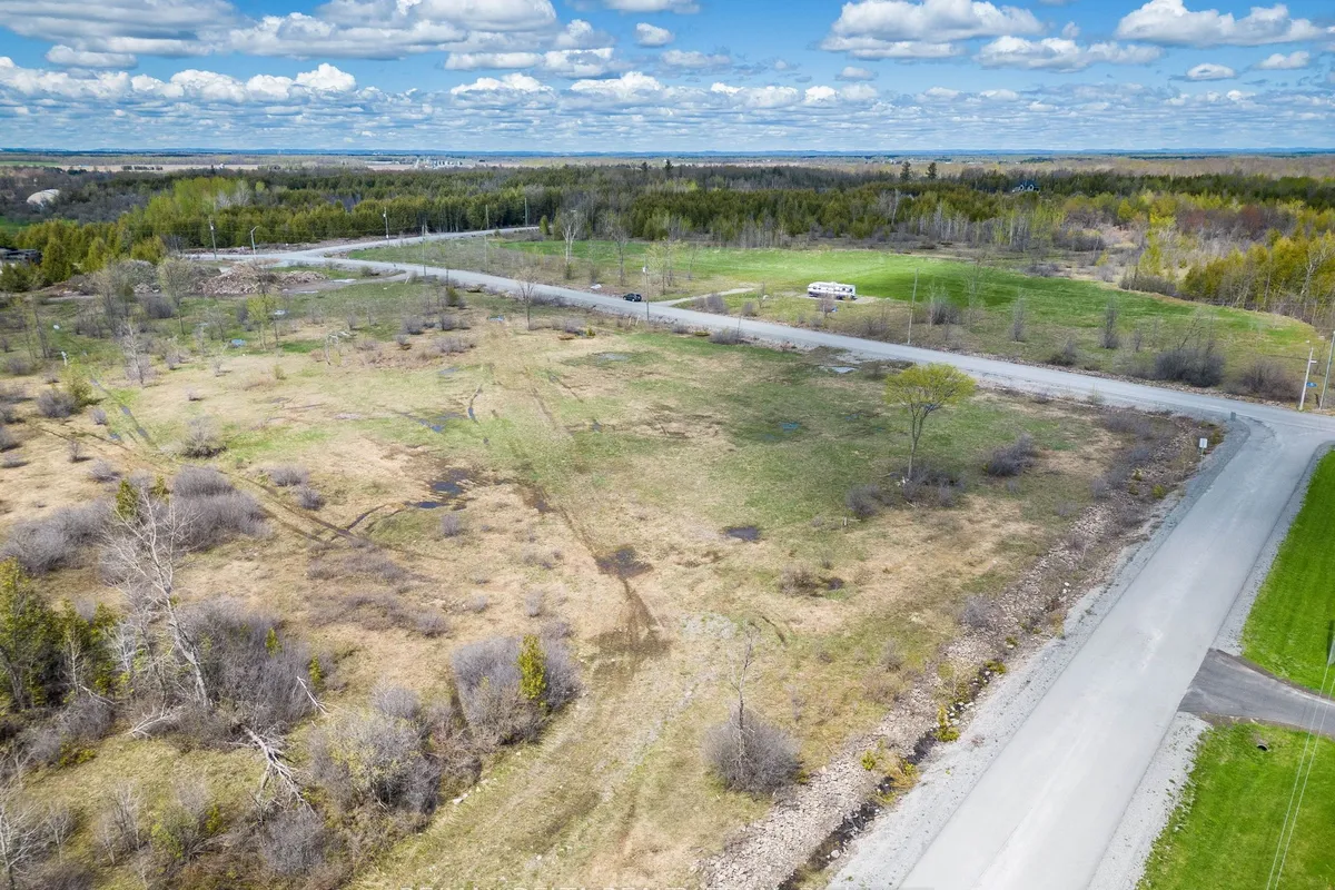 7910 IVESON Drive, ON K0A 2P0