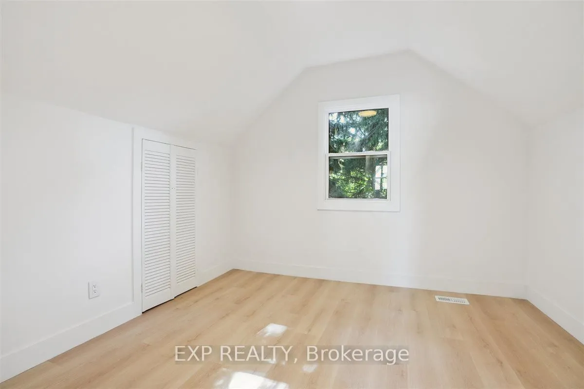 41 Cameron Avenue, ON L8K 2X1