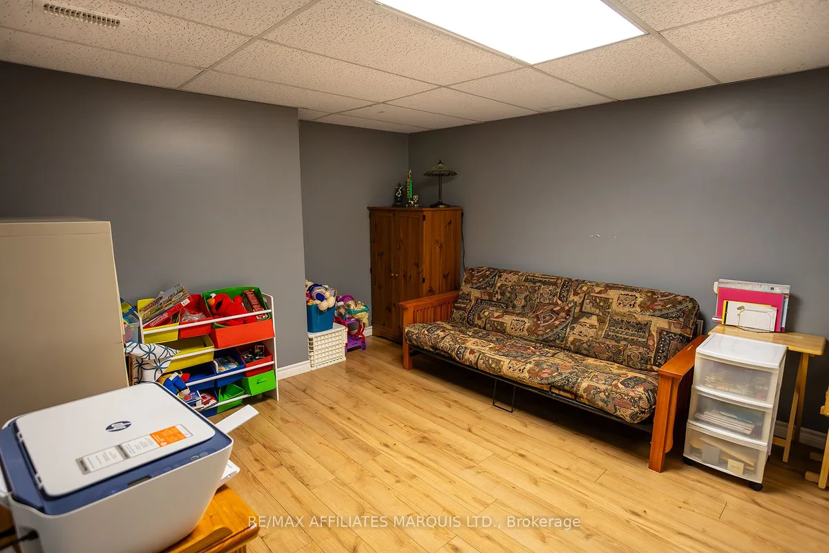 9 Grove Street, ON K0E 1K0