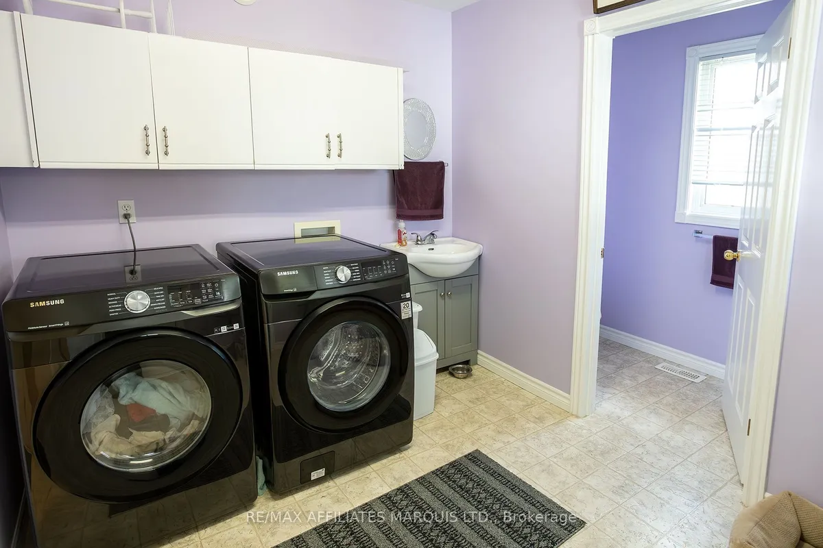 9 Grove Street, ON K0E 1K0