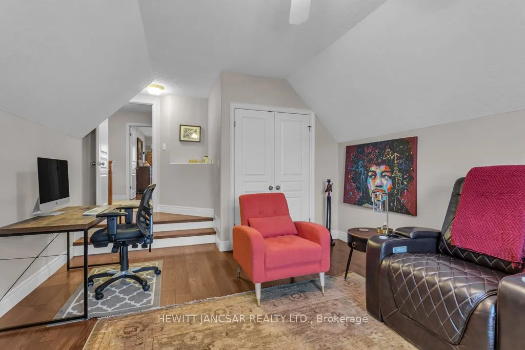 211 Terrace Wood Crescent, ON N2P 2T3