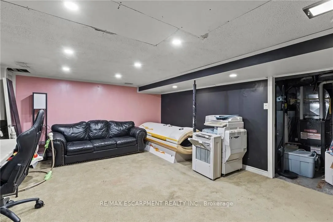 147 Summerhill Avenue, ON L8K 3N5