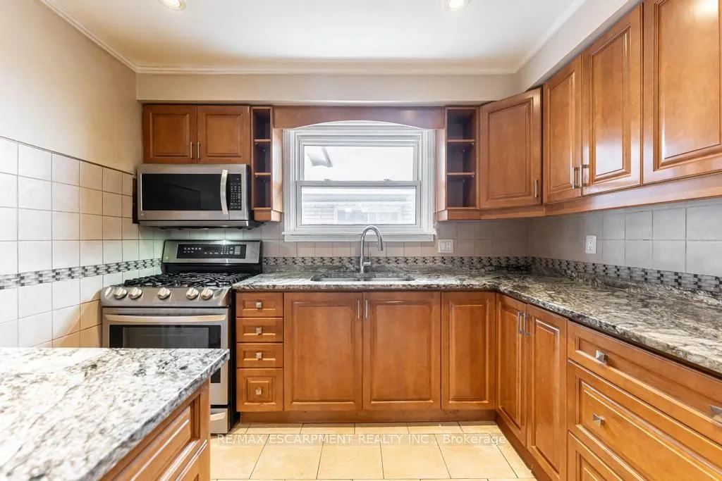 162 SOLOMON Crescent, ON L8W 2G7