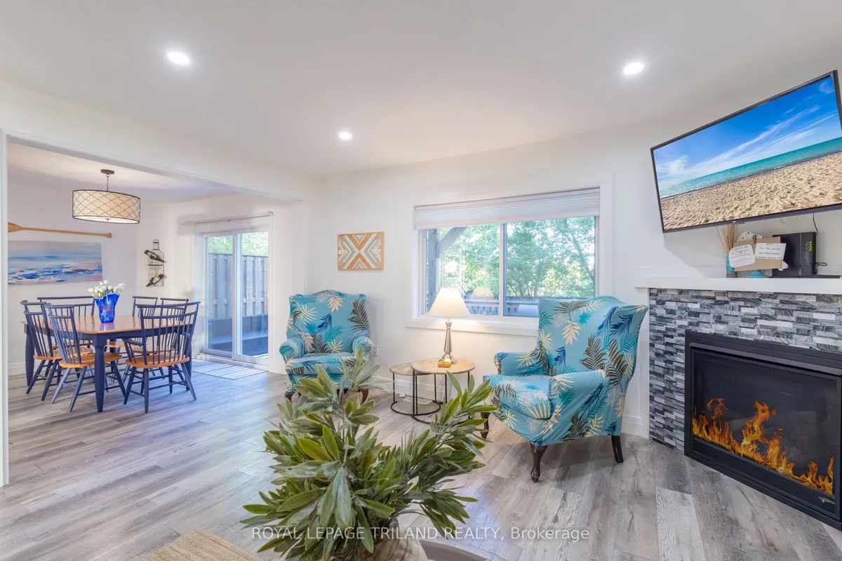 22 Wondergrove Court, ON N0M 1T0