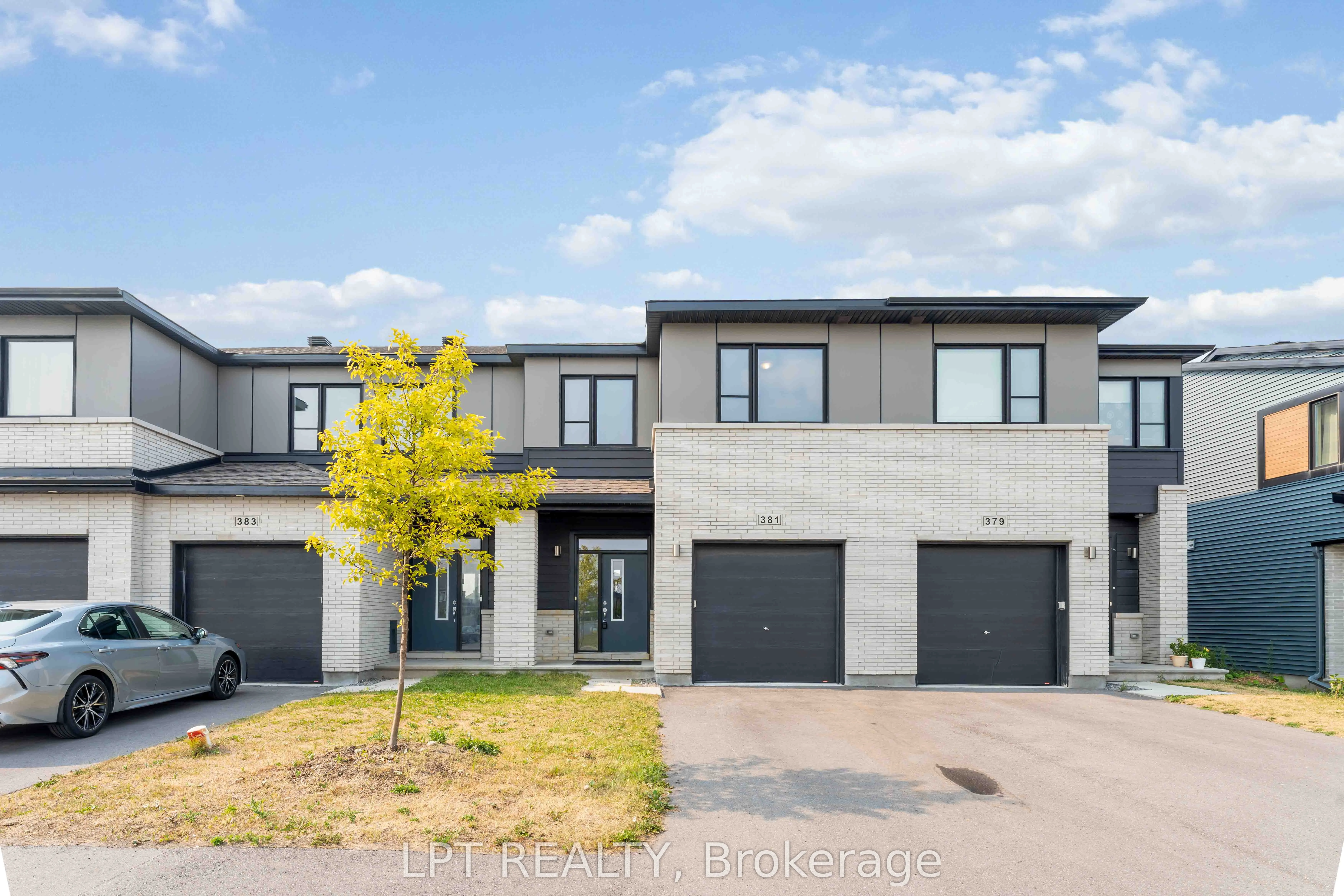 381 Cope Drive, ON K2V 0P7