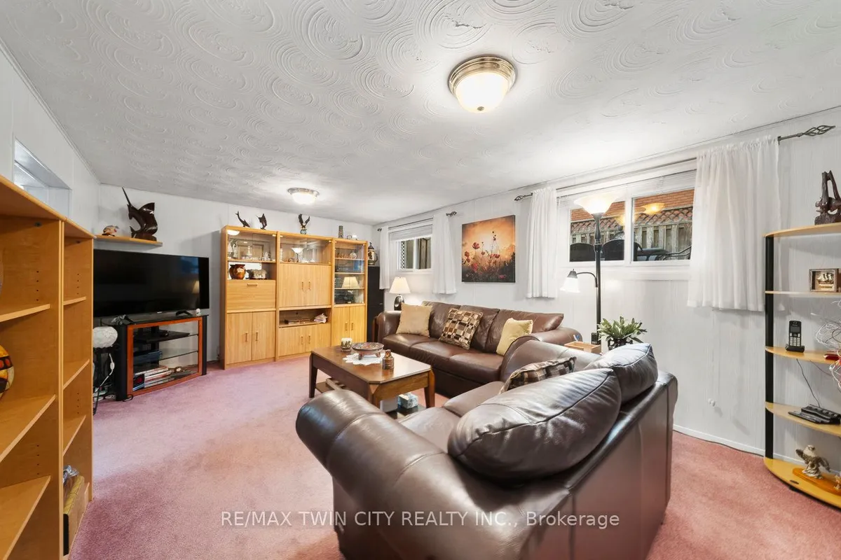 42 Palm Crescent, ON N3R 5G2