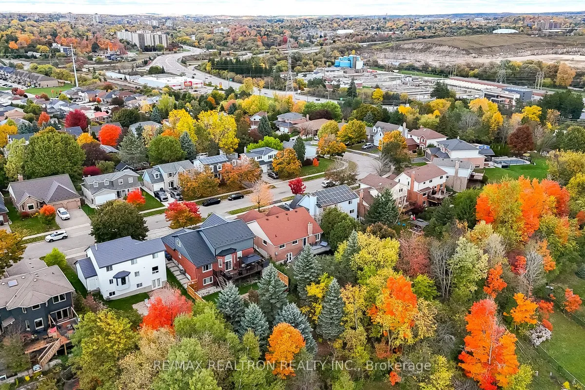 70 Pinnacle Crescent, ON N1K 1P6