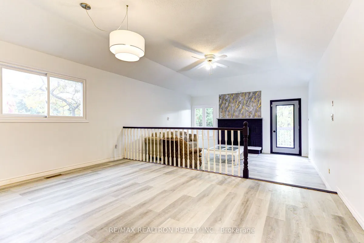 70 Pinnacle Crescent, ON N1K 1P6