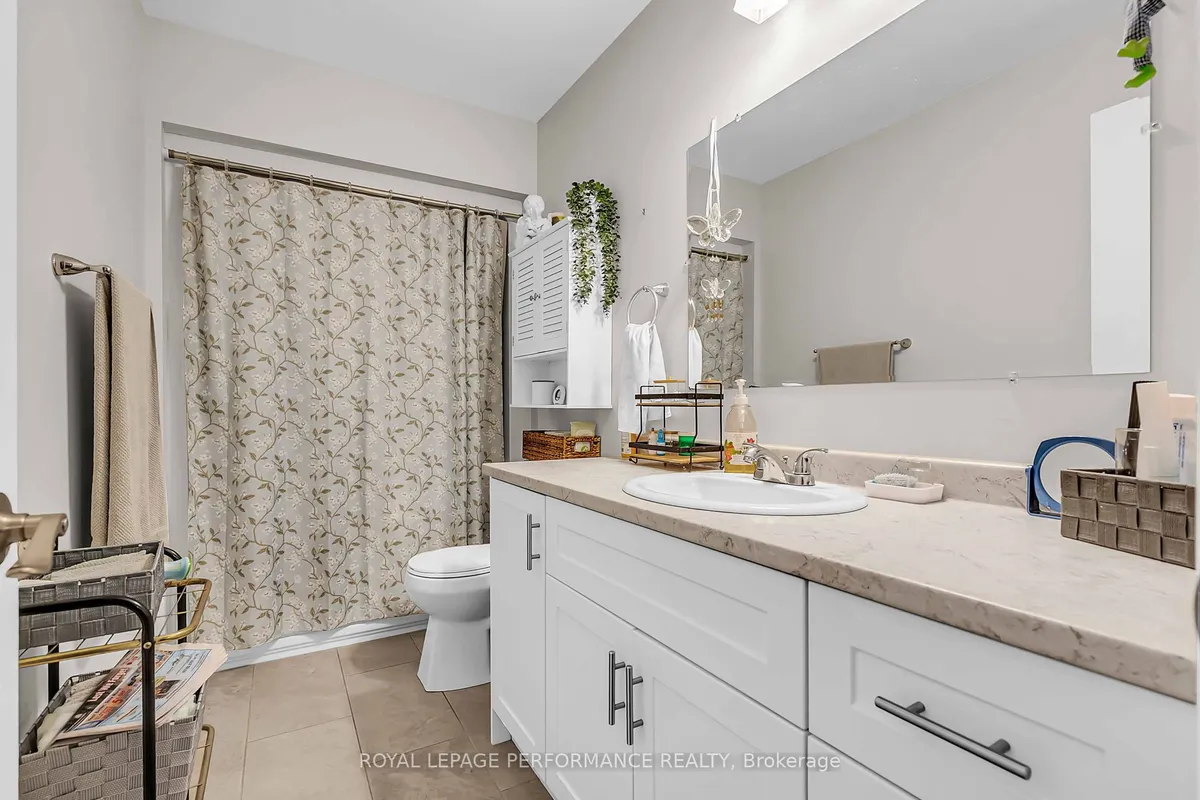 2307 Watson Crescent, ON K6H 0H5