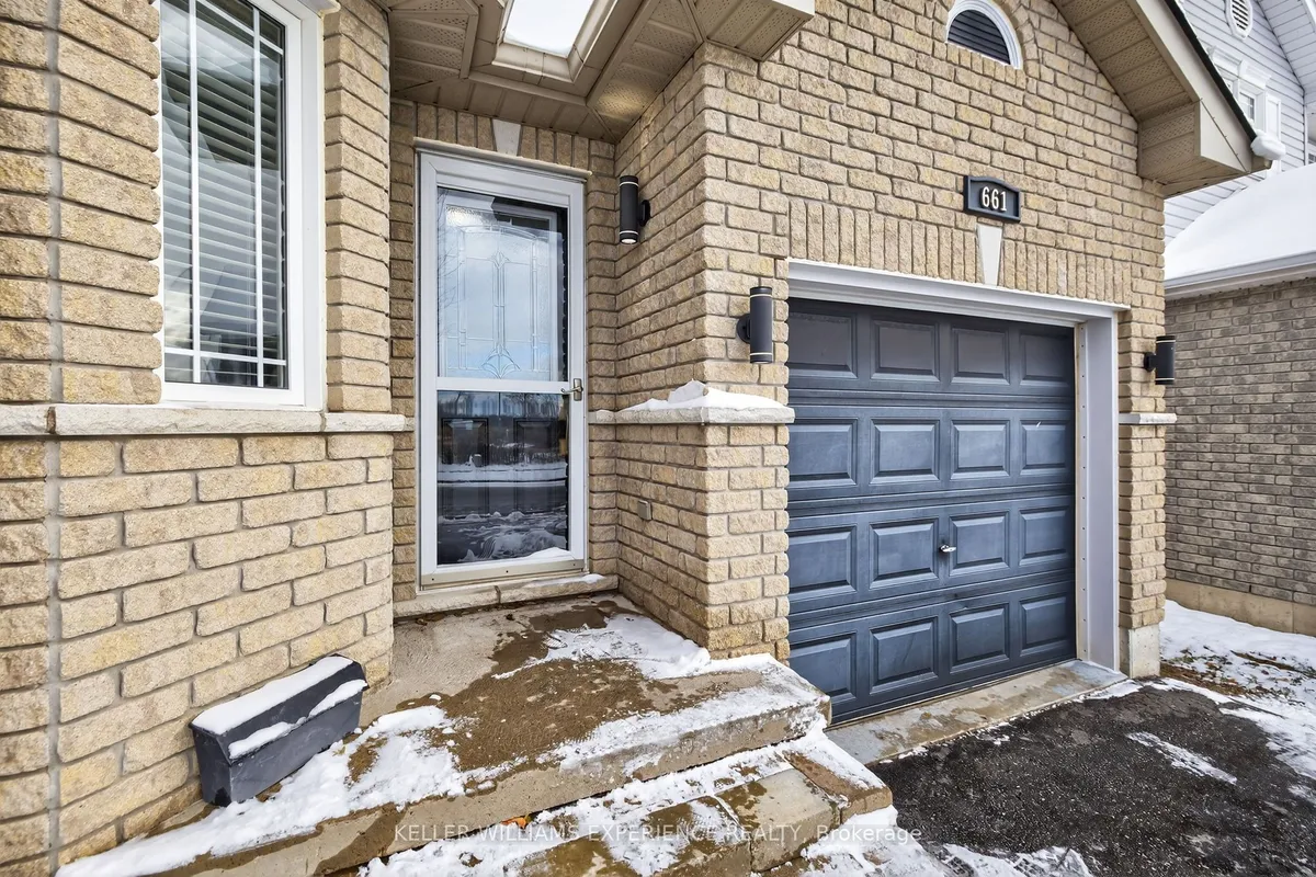 661 CLANCY Crescent, ON K9K 2S3