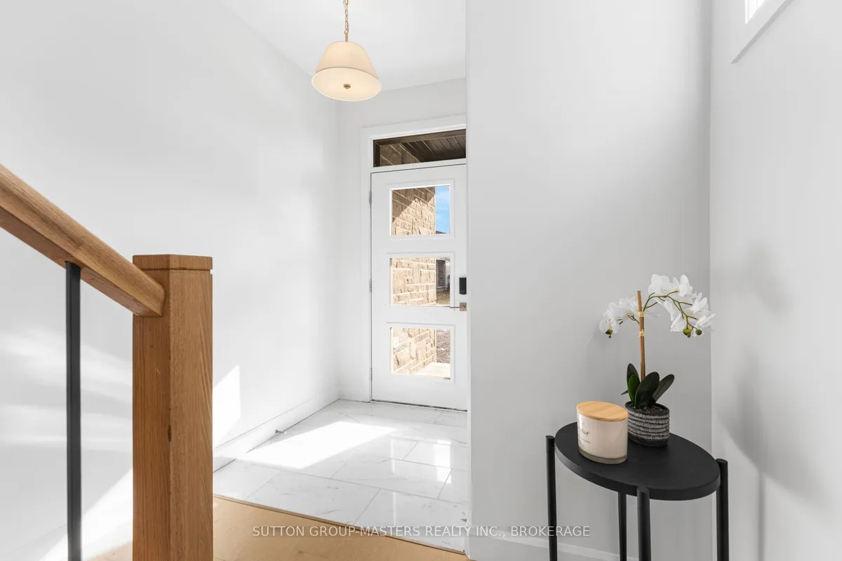 204 Superior Drive, ON K7N 0E8