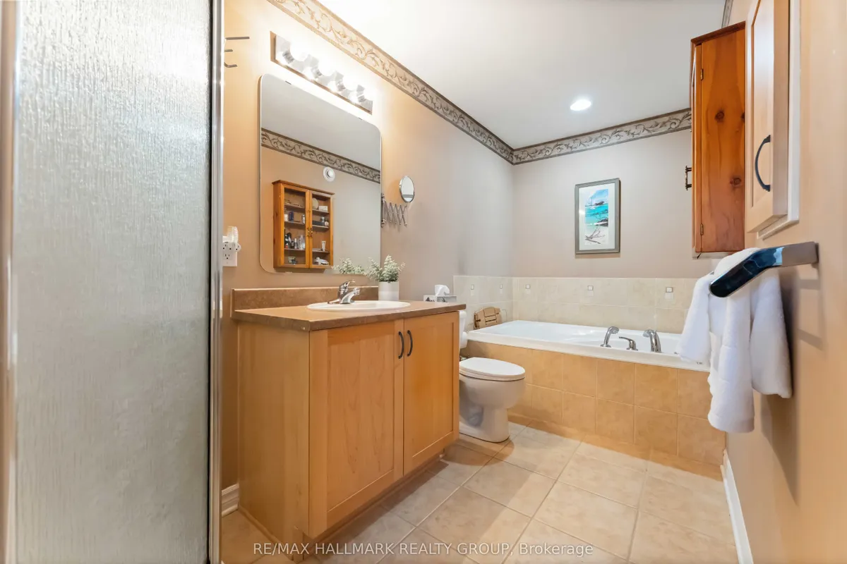 135 TANDALEE Crescent, ON K2M 0A1