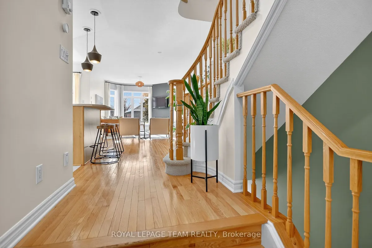 293 Waymark Crescent, ON K2M 0A5