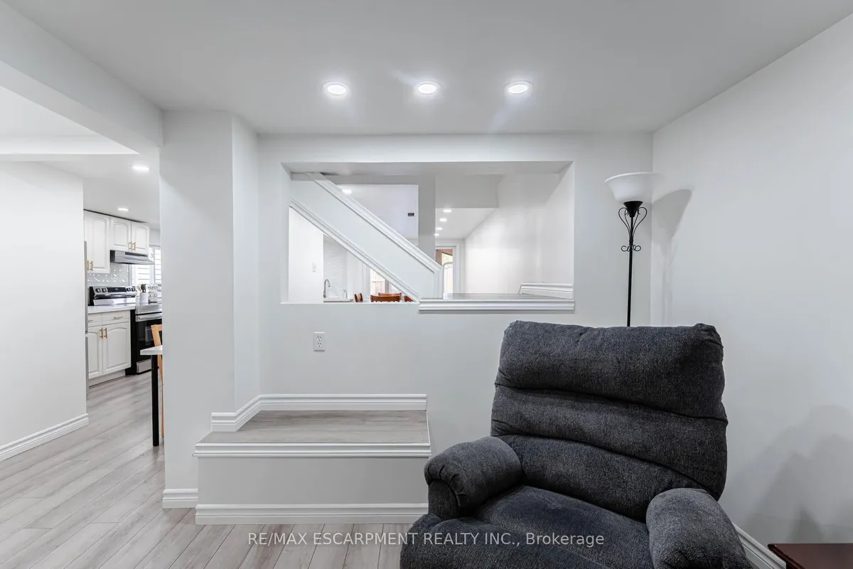 284 Paling Avenue, ON L8H 5J9