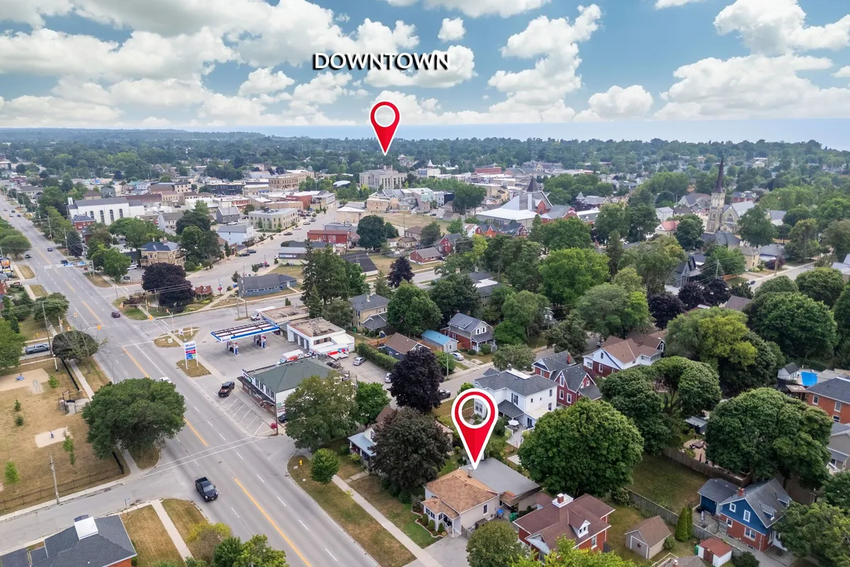 107 Victoria Street, ON N7A 2S2