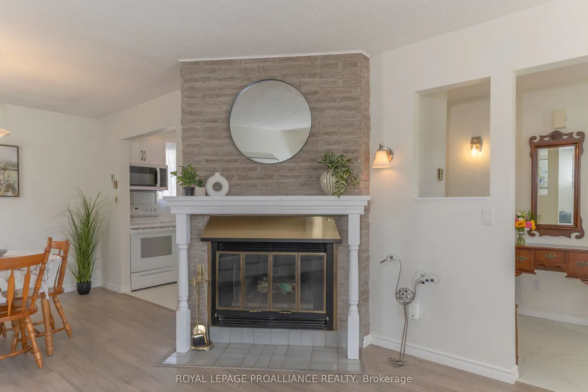 98 East Davis Street, ON K8V 6H4