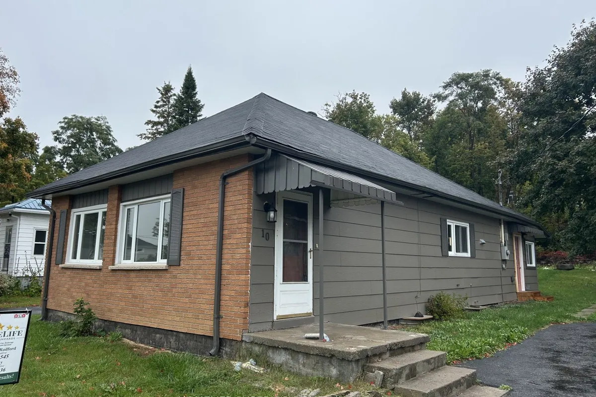 10 Main Street, ON K0K 2M0