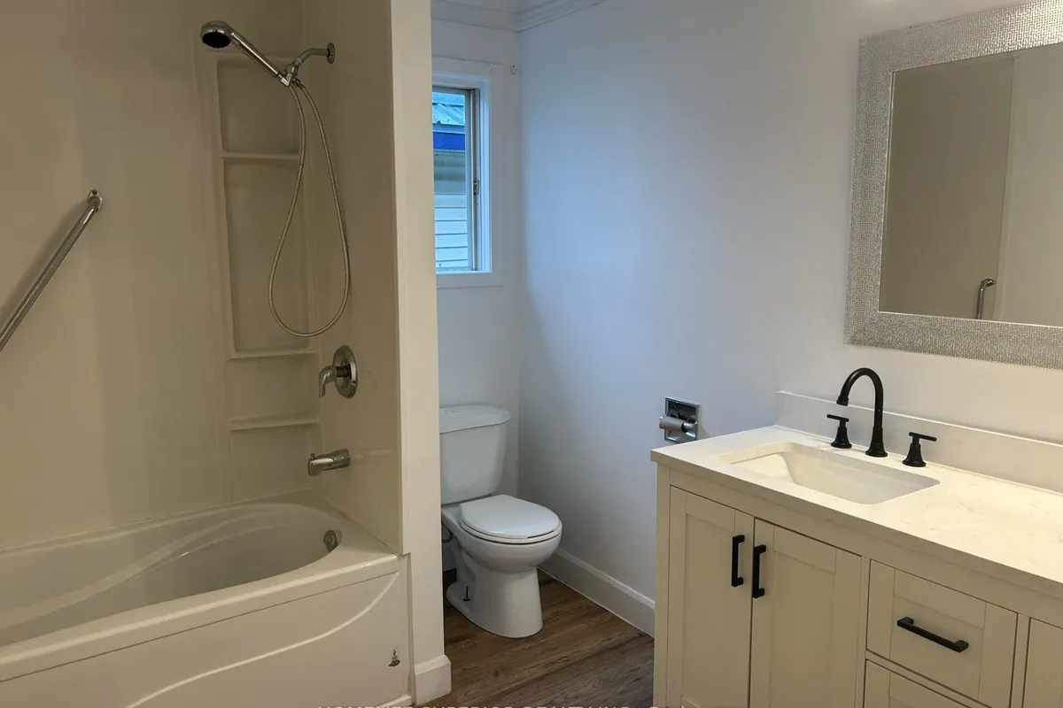 10 Main Street, ON K0K 2M0