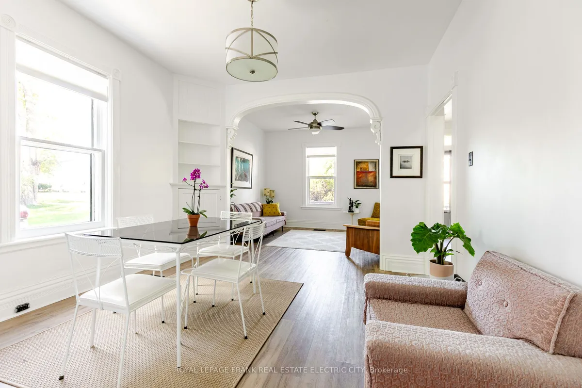 193 Lake Street, ON K9J 2H4